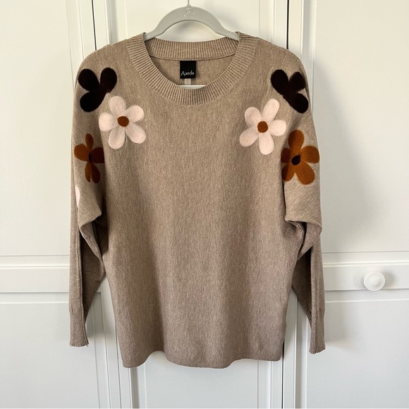 Aaeda Sweaters Aaeda Soft Tan Sweater With Pink Browns And